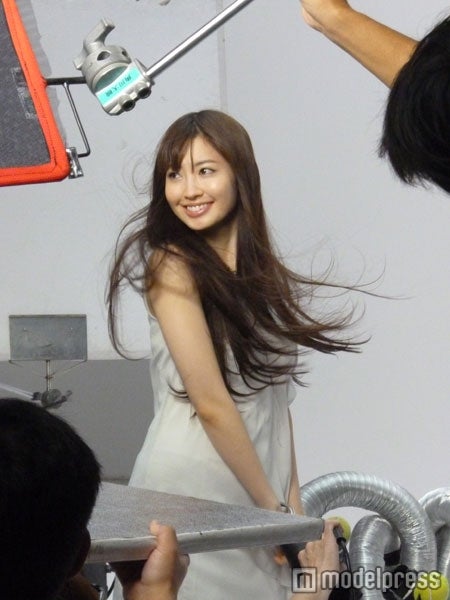 小嶋陽菜（CMメイキング）