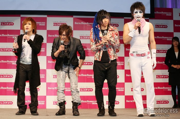 ゴールデンボンバー