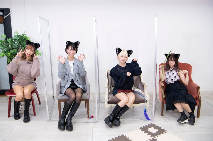 かえるちゃん、野球お姉さんせりな、篠崎こころ、宮本彩希(C)テレビ大阪