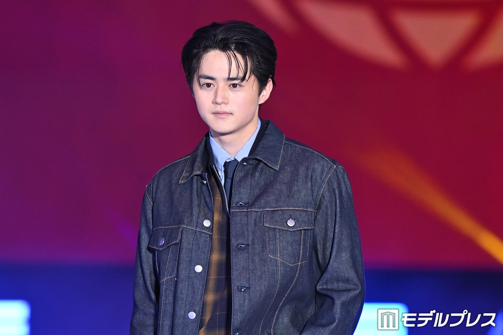 鈴鹿央士の登場に歓声上がる「メンノン」モデル21人連続ランウェイで視線釘付けに【ガルアワ2026SS】