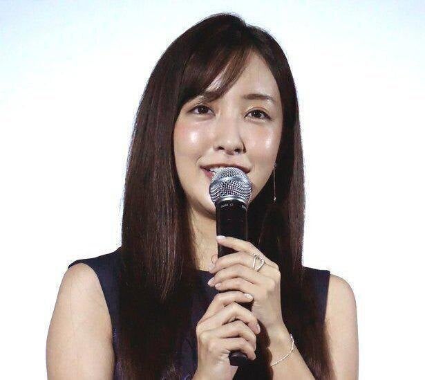 板野友美 高橋友美 名義の認定証に反響 そっか 高橋さんなんだ 改めて結婚を実感 モデルプレス