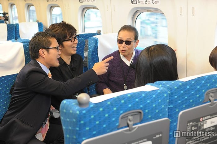 新幹線の車内から大盛り上がり(画像提供:テレビ朝日)