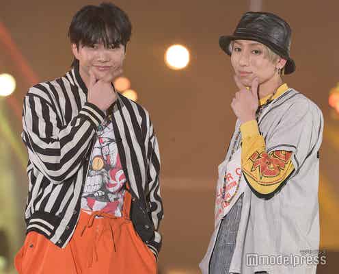 OWV浦野秀太&中川勝就、目を合わせて決めポーズ 派手色の攻めコーデ<GirlsAward 2023 S/S>