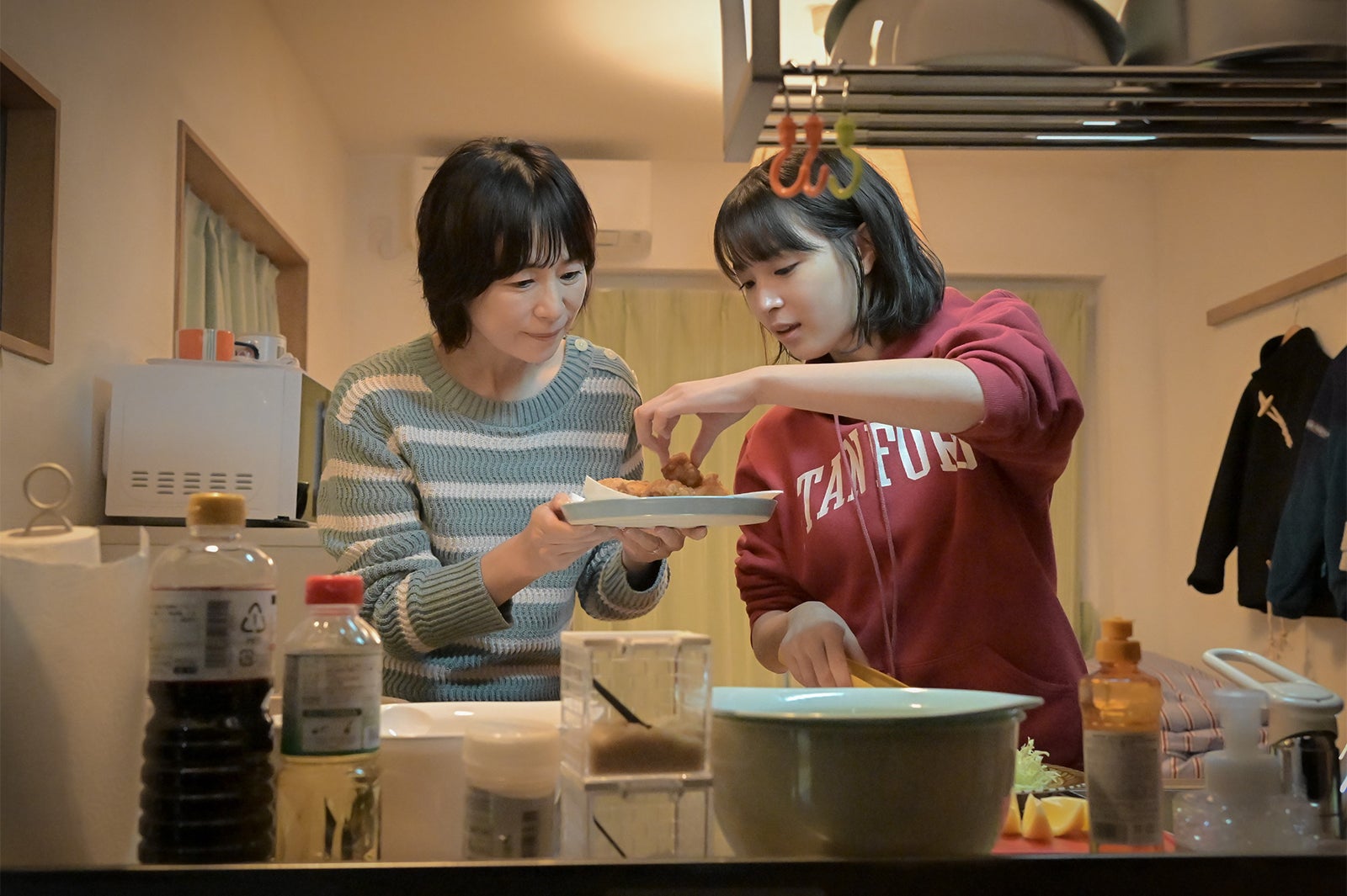 西田尚美、広瀬すず「クジャクのダンス、誰が見た？」第5話（C）TBS