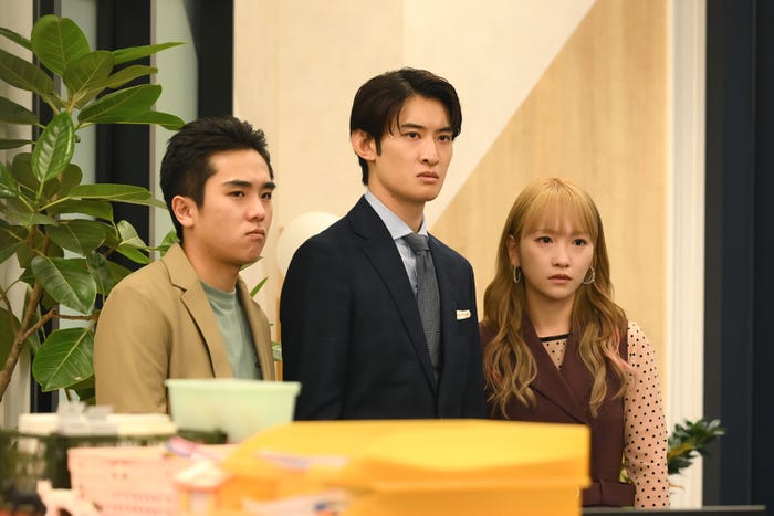 若林時英、向井康二、川栄李奈「フェイクマミー」第9話(C)TBS
