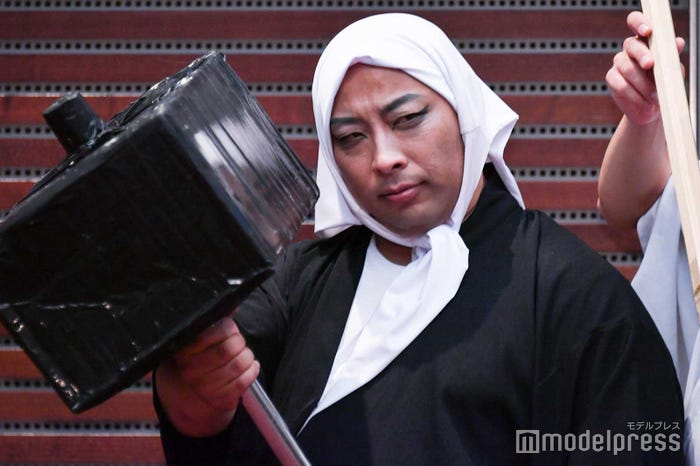 鉄槌(音道わたる/トム・ブラウンみちお) (C)モデルプレス