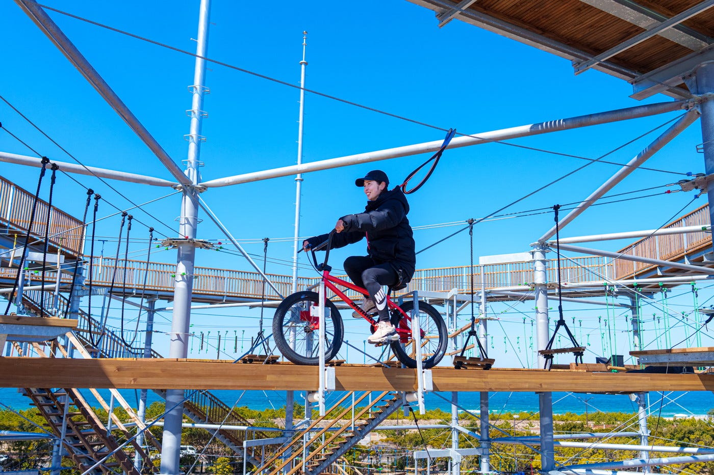 福岡「シー・ドラグーン」アスレチック92種&絶景展望デッキの巨大タワー