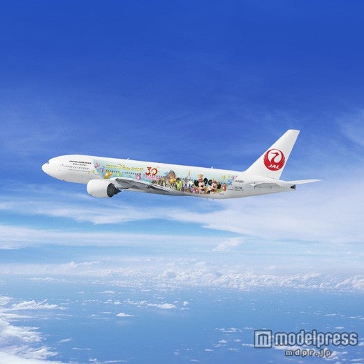 「JALハピネスエクスプレス」1号機
（ボーイング777-200型機）（C）Disney