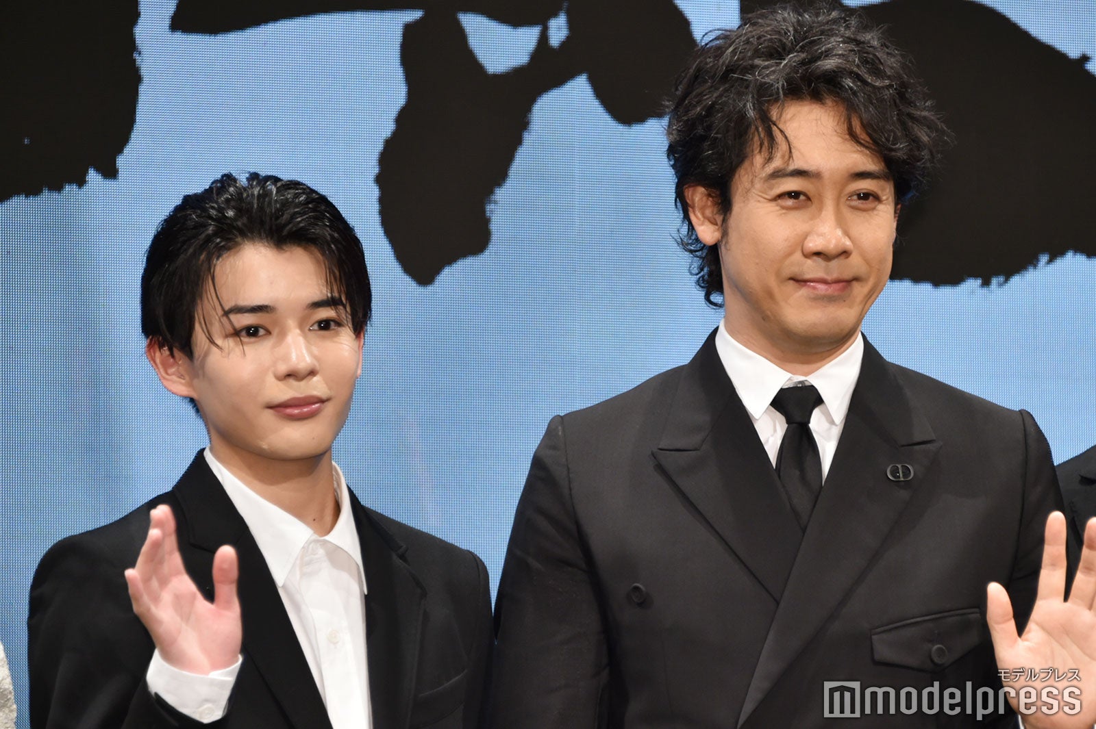 大泉洋、大スケール撮影で「死んでしまうかと」なにわ男子・長尾謙杜も初日から「感じたことのない大爆発」受ける＜室町無頼＞