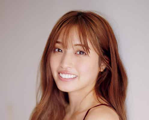 “2022年のグラビア界の顔”村島未悠、大人テイストの新境地へ 写真集撮り下ろしカット公開<本人コメント>