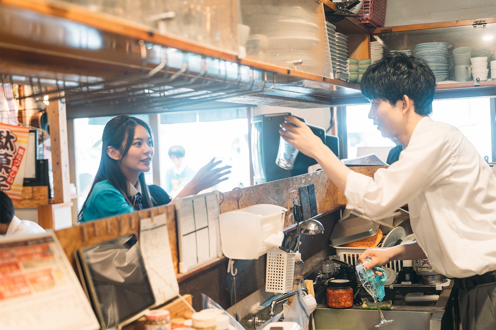 （左から）永瀬莉子、鈴木仁「素晴らしき哉、先生！」第5話より（C）ABCテレビ