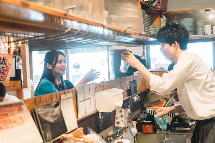 (左から)永瀬莉子、鈴木仁「素晴らしき哉、先生!」第5話より(C)ABCテレビ