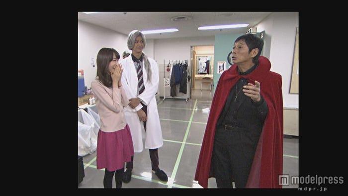 スタジオの様子/左から:桐谷美玲、速水もこみち、明石家さんま(C)日本テレビ