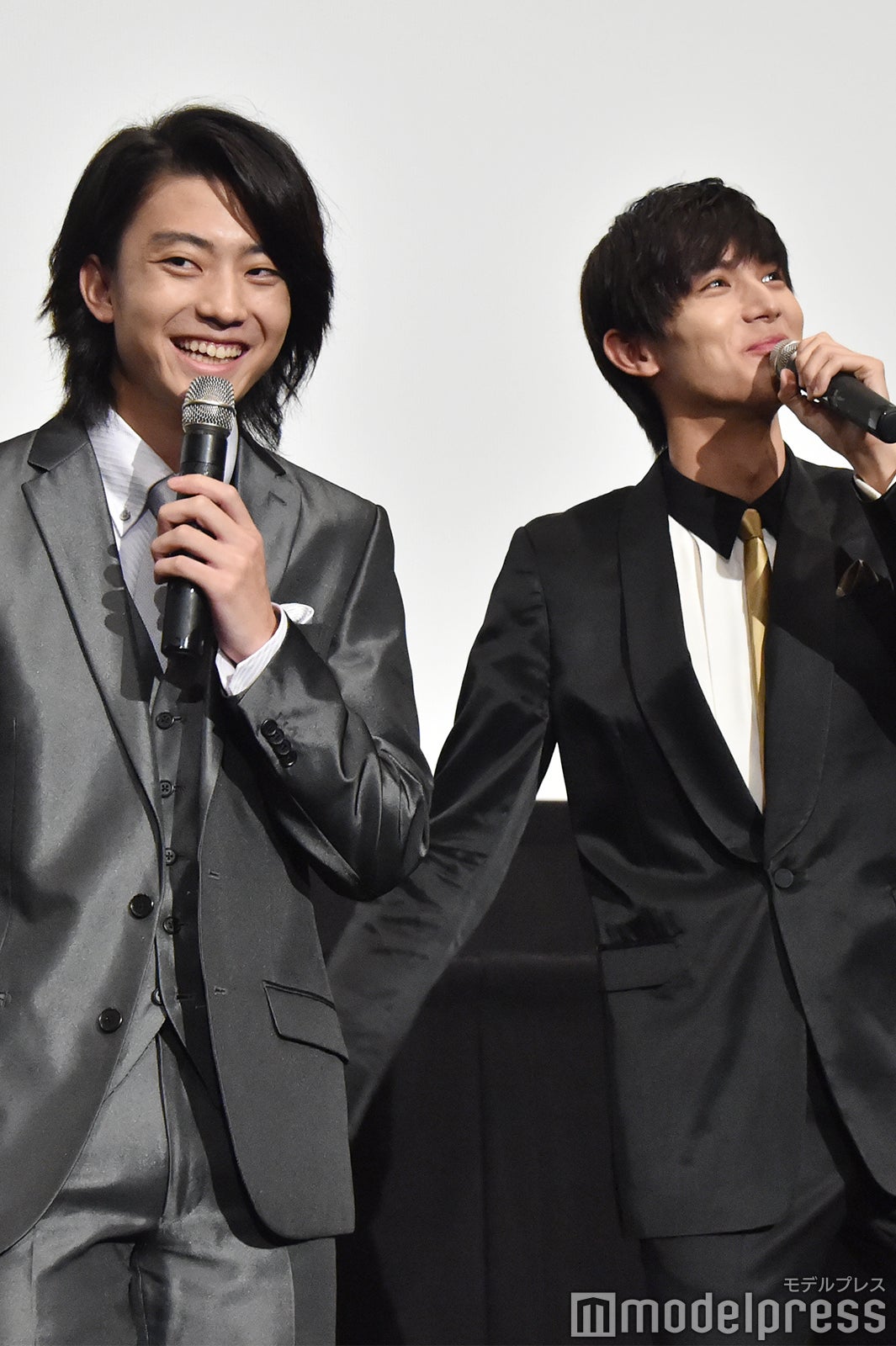 （左から）伊藤健太郎、中川大志 （C）モデルプレス