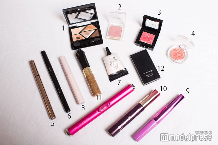 圧倒的な数!/十味のメイクポーチ:アイメイク (C)モデルプレス (C)モデルプレス