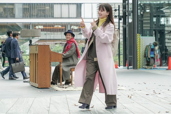 多部未華子/マクドナルド新CM「コク旨ビーフデミグラコロ篇」メイキング(提供写真)