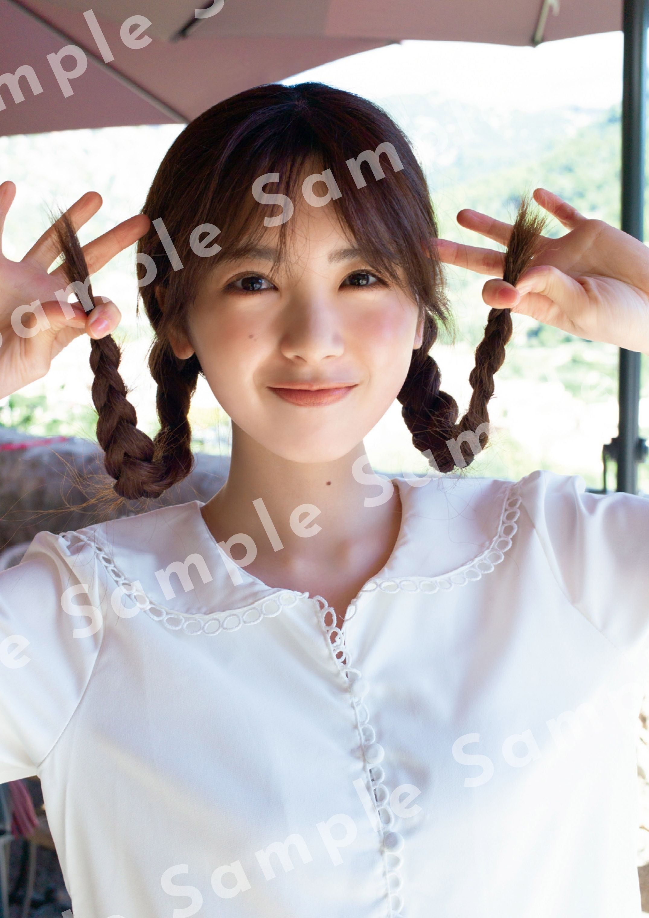 乃木坂46筒井あやめ1st写真集、書店特典ポスター3種＆ポスト