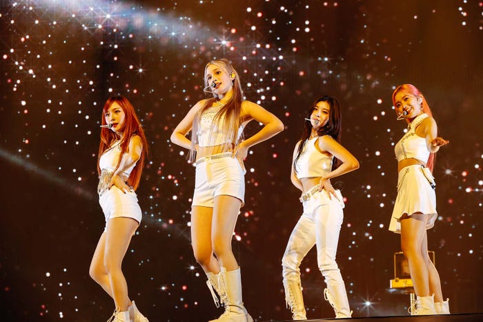 Kep1er(左から)ヨンウン、ヒュニンバヒエ、ダヨン、イェソ/撮影:上山陽介、木村泰之(提供写真)