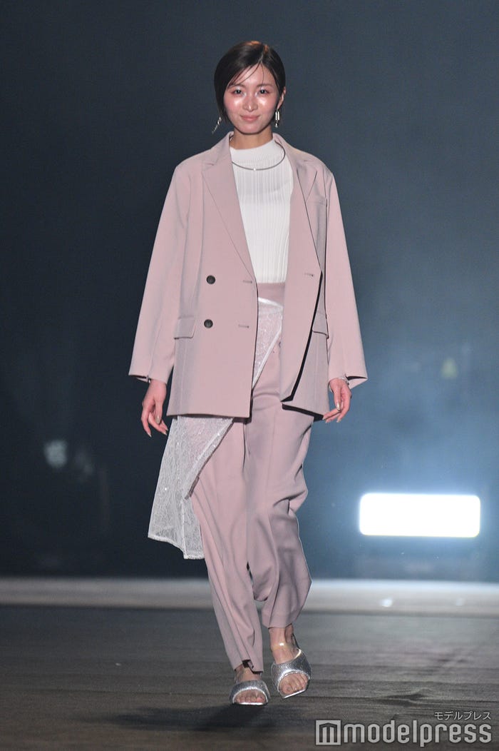 岡崎紗絵(C)モデルプレス