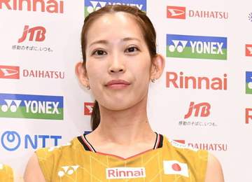 バドミントン女子 松山奈未の私服ショットが「美しい！」上海の夜景に映えるスタイル 左膝大ケガから復帰へ「バドミントンができる喜びを改めて」