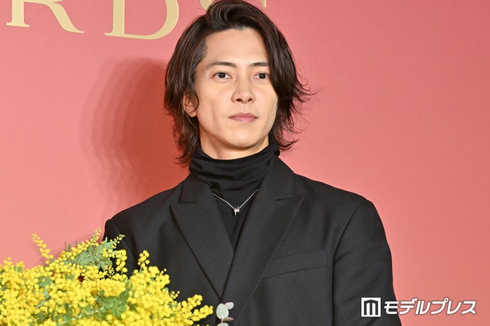 山下智久、NEWS小山慶一郎の結婚祝福 ハッシュタグが話題「素敵」「シゲに続き…」