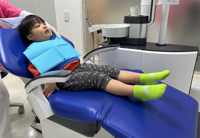 あいのり・桃、3歳次男の前歯が灰色に…歯科検査で「神経が死んでいる可能性」