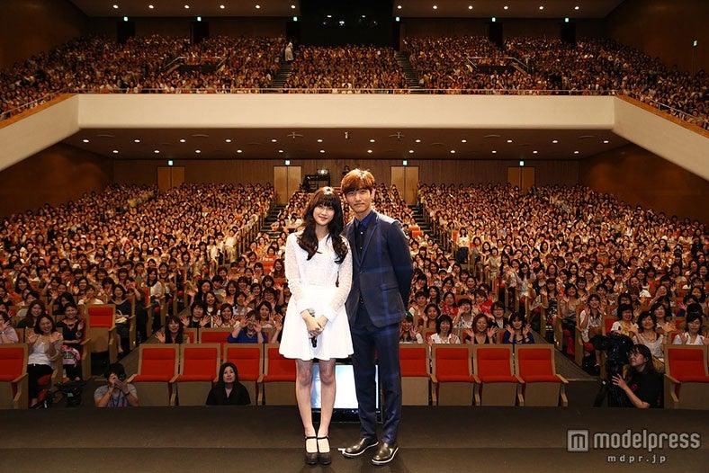 チャンミン、8歳下“初恋の美女”に胸キュン「可愛くてしょうがない」