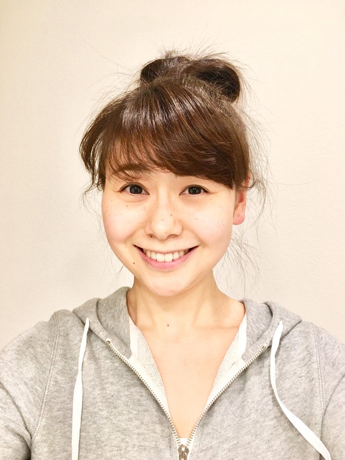 家では基本的にはすっぴんで、髪もおだんごにしています。お風呂上がりは化粧水、乳液はたっぷり塗ります。髪も乾かす前に椿油をつけて労っています。(提供写真)