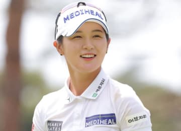 人気女子ゴルファー 雰囲気一変の私服ショットに反響「え？東京にいるの？」「本当に綺麗」