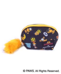 しっぽをイメージしたふわふわのチャーム付き