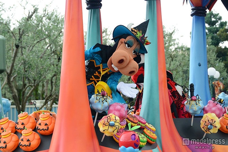 パレード「ハッピーハロウィーンハーベスト」