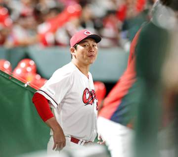 広島・新井監督 またも3連勝の壁 11度目の挑戦も完封負け 6日はピースナイター「野球ができることに感謝して」