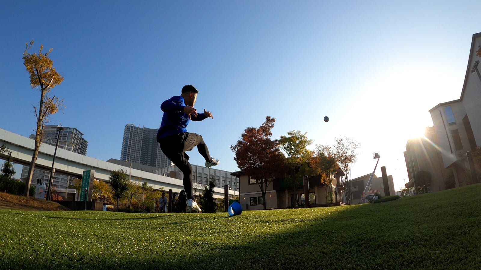 「ウルトラマンDASH」サッカースゴ技チャレンジ（C）日本テレビ