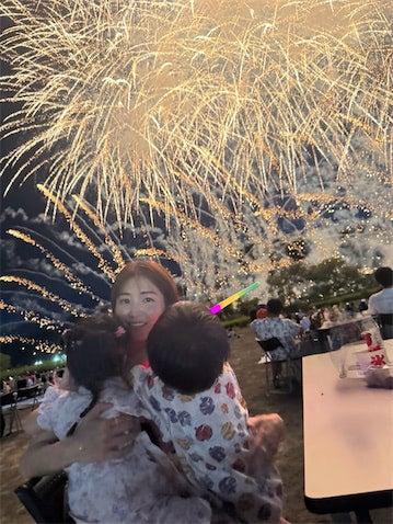 葉加瀬マイ、20年ぶりに地元花火大会へ 「子どもを連れて行けました」
