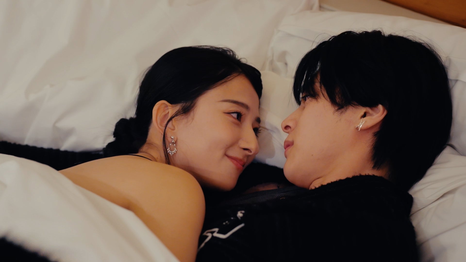 アオイ、あり「LOVE POWER KINGDOM〜恋愛強者選挙〜」（C）AbemaTV,Inc