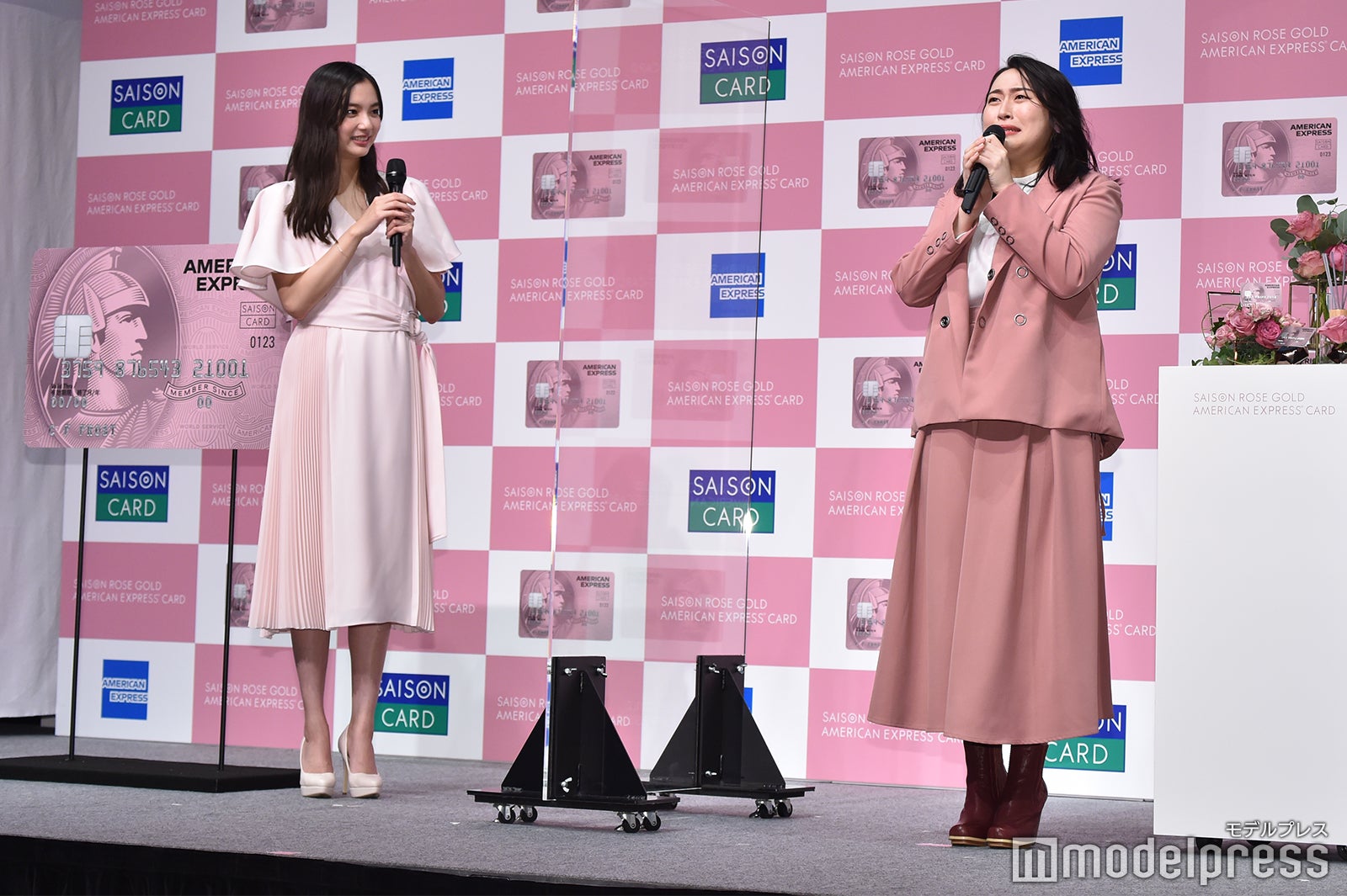 新川優愛、丸山礼（C）モデルプレス