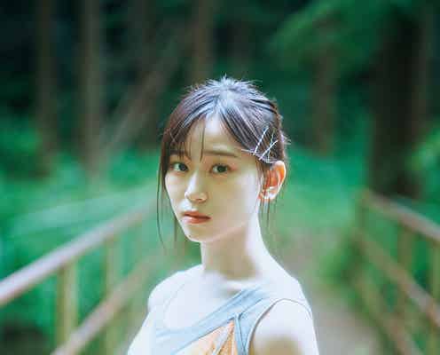櫻坂46山下瞳月、ノースリーブで美デコルテ輝く「週プレ」表紙登場