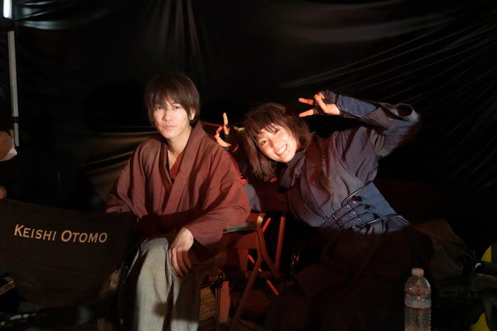 佐藤健、土屋太鳳 (提供写真)