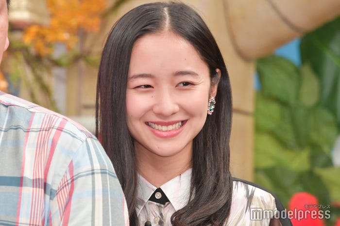 堀田真由 (C)モデルプレス