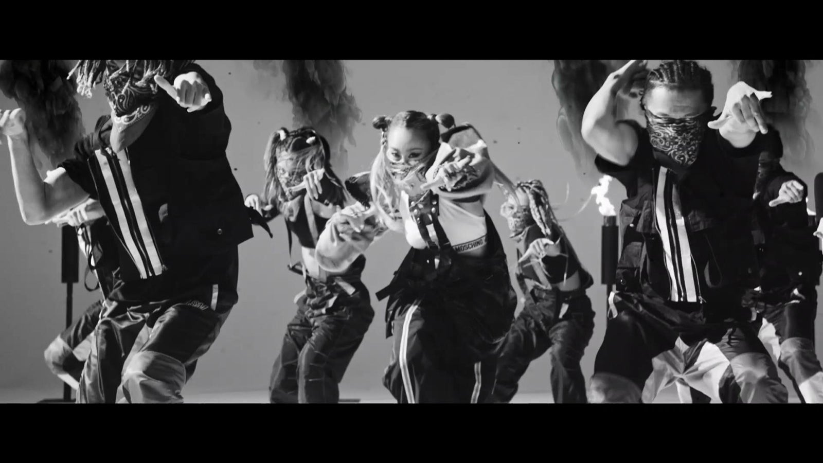 倖田來未「GOLDFINGER 2019」ミュージックビデオより（画像提供：avex）