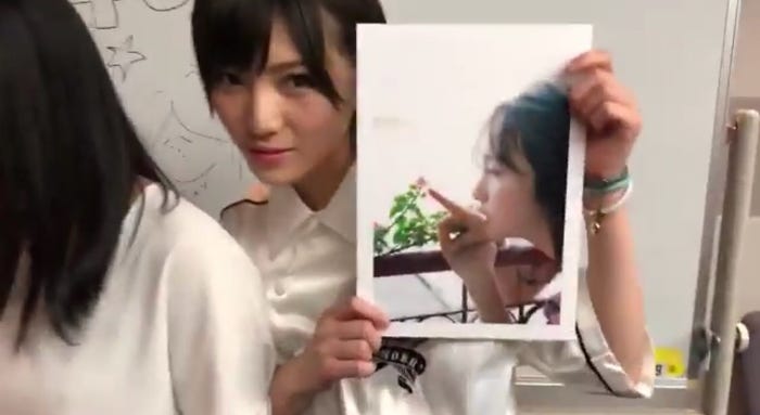 高橋朱里1st写真集公式ツイッター(@juri_1st_0724)より