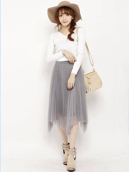 シースルーイレギュラープリーツスカート「LocoChica(ロコチーカ)」2,808円(税込)/画像提供:モバコレ