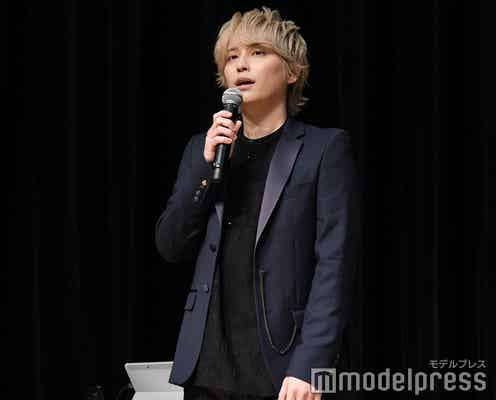 手越祐也、緊急会見でロックテイスト“らしさ全開”ファッションが話題【会見】