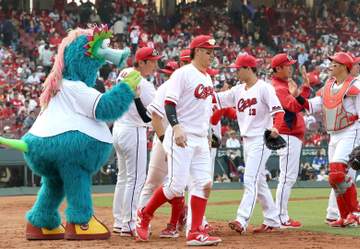 広島・新井監督を「さすが」とうならせた平川 ターノック7回無失点は「サク（坂倉）がいいリード」