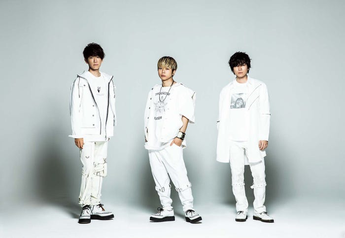 NEWS/小山慶一郎、増田貴久、加藤シゲアキ (提供写真)