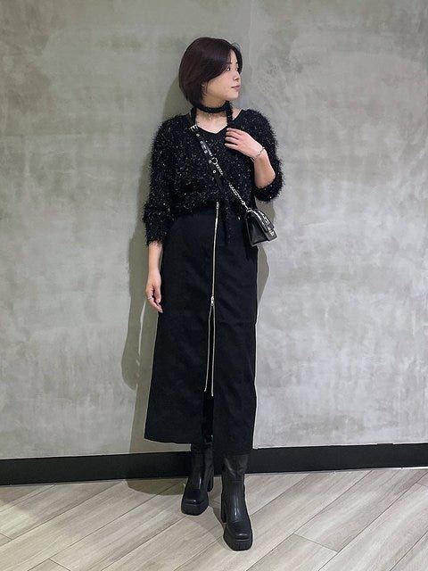 黒カーディガン モノトーンコーデ 黒カーディガンのモノトーンコーデ2