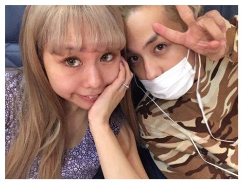 ぺこ りゅうちぇる 結婚後 初 旅行ですっぴん ラブラブショット続々 モデルプレス