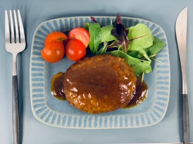 成城石井　ビーフハンバーグ　そのままで