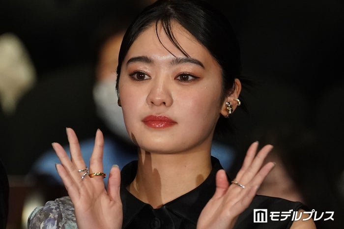 「御上先生」吉柳咲良、メイク前のすっぴんショットが話題「ノーメイクでこの可愛さは反則」「透明感がレベチ」