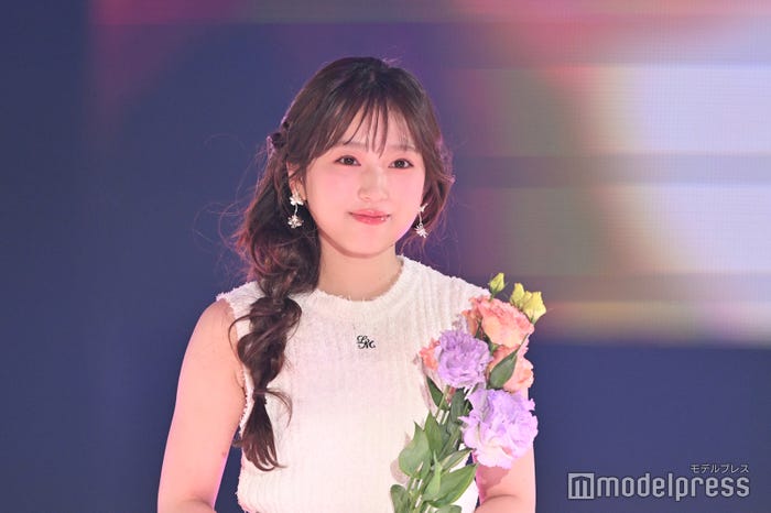 矢吹奈子(C)モデルプレス